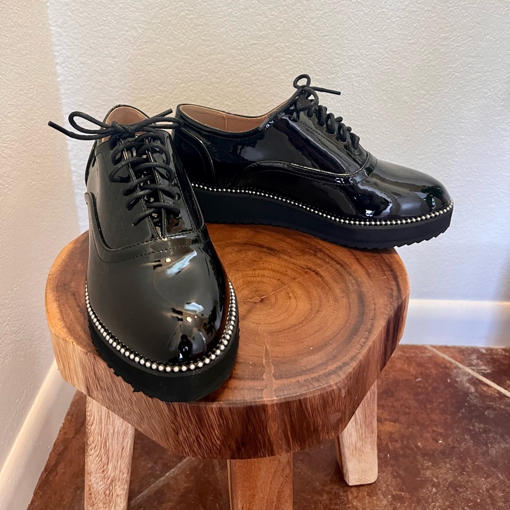 Torrid Black Faux Patent Leather platform Oxford WW (wide width) shoes NWOT